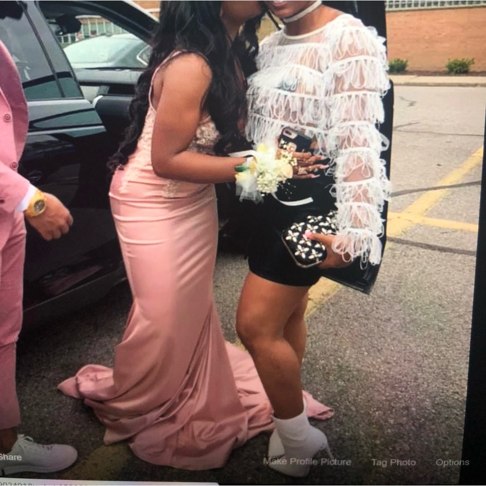 Meet your Posher, Desiree